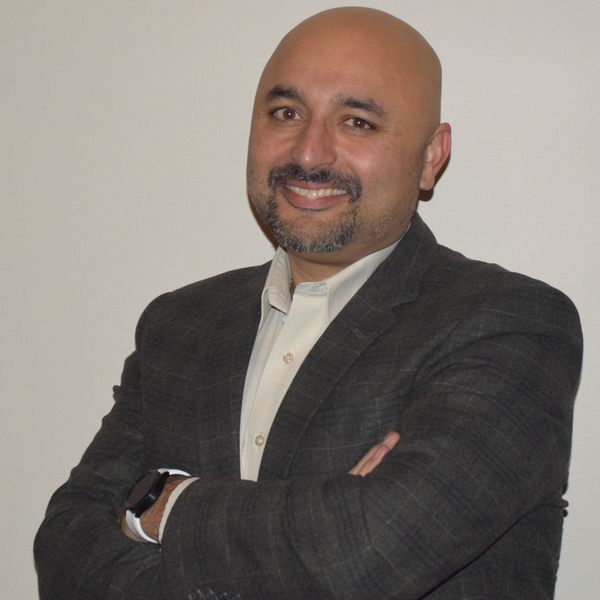Reshamdeep Mundy, Associate